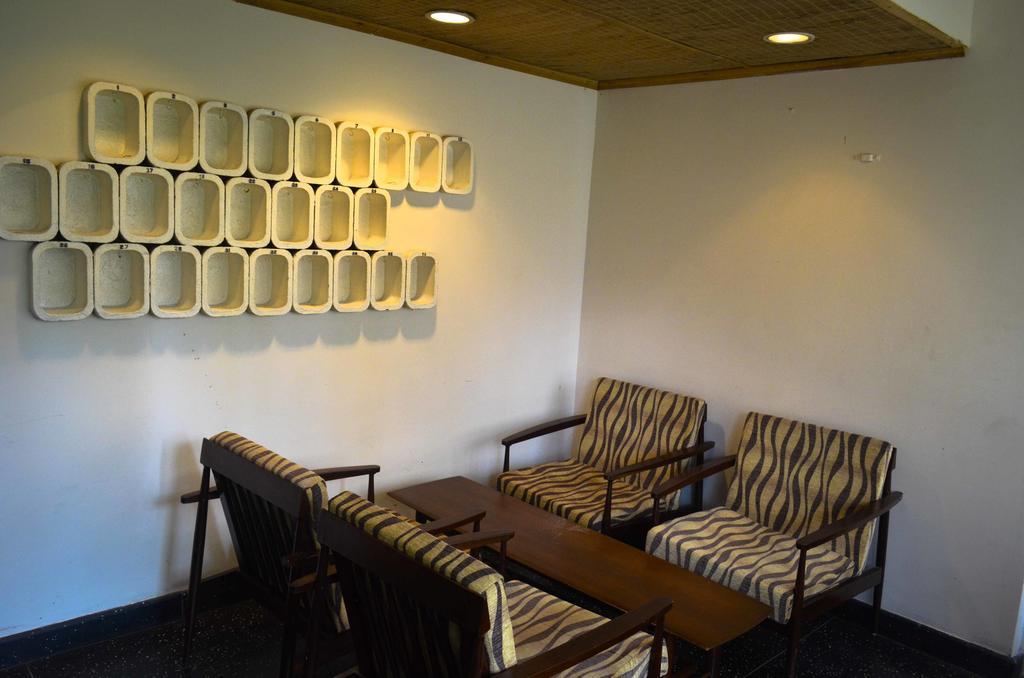 Yoho Mount Waves Colombo Exterior photo