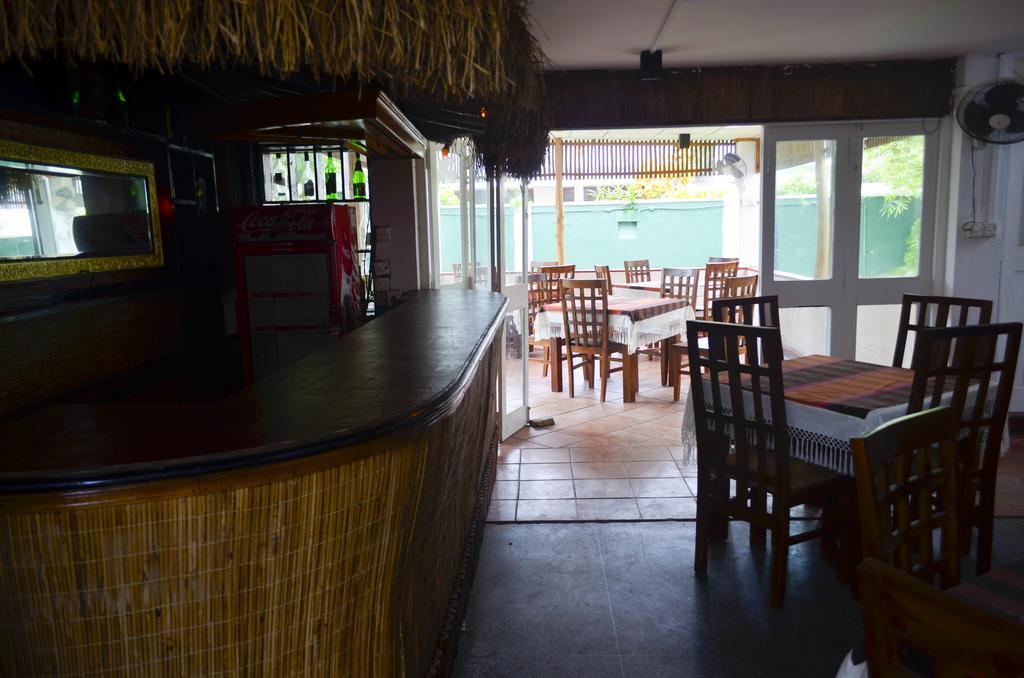 Yoho Mount Waves Colombo Exterior photo